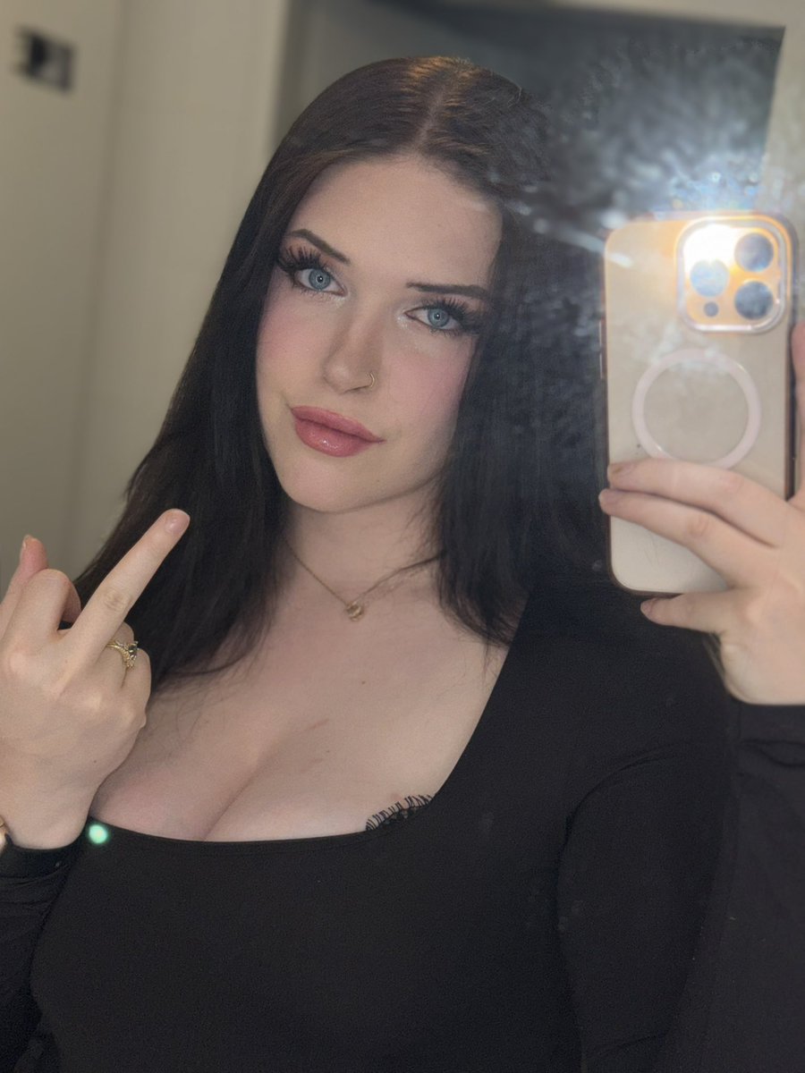 Goddess Sophie ♡ | Findom tweet media