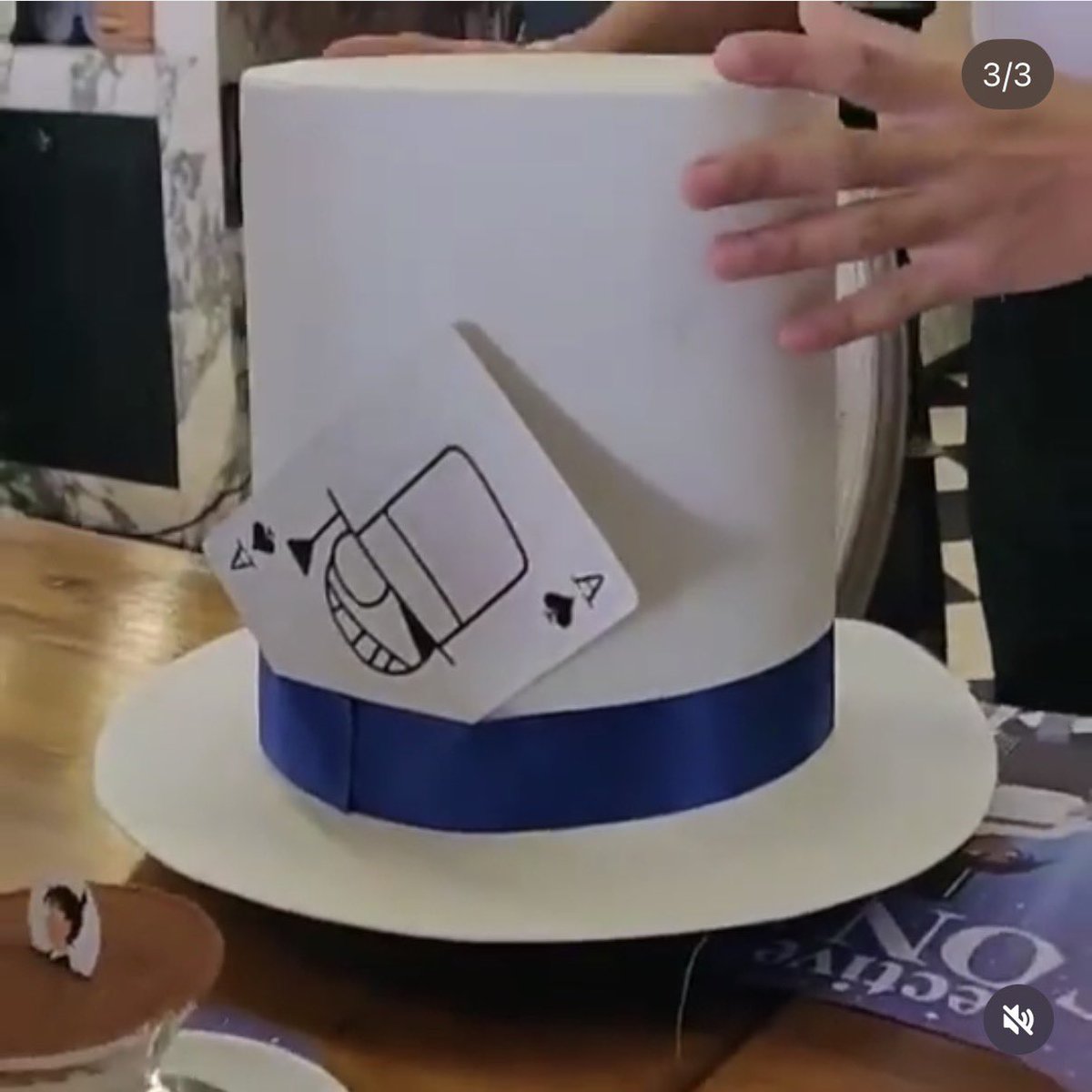 purnploy's tweet photo. เราไม่ค่อยได้ไปคาเฟ่โคนัน แต่เคยไปของ bake a wish นานมาก ๆ แล้ว มีเมนูของชินรันให้เกียรติพระนางของเรื่องด้วยนะคะ ;-; อย่างในเรื่องก็มีเลมอนพายที่ชินอิจิชอบ รันทำครั้งแรกแล้วอร่อยเลย ไม่ทำมาขายด้วยล่ะคะ https://t.co/OmV5HNZeNQ