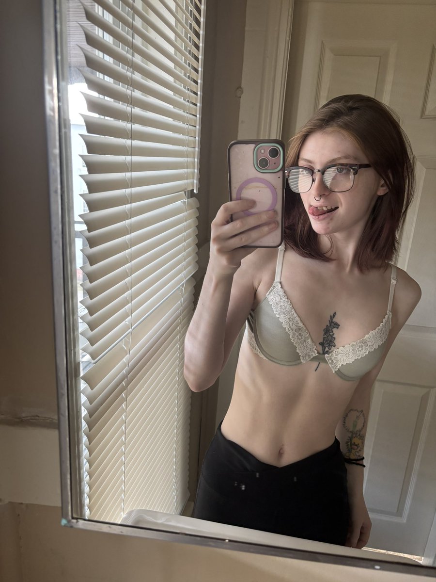 lily tweet media