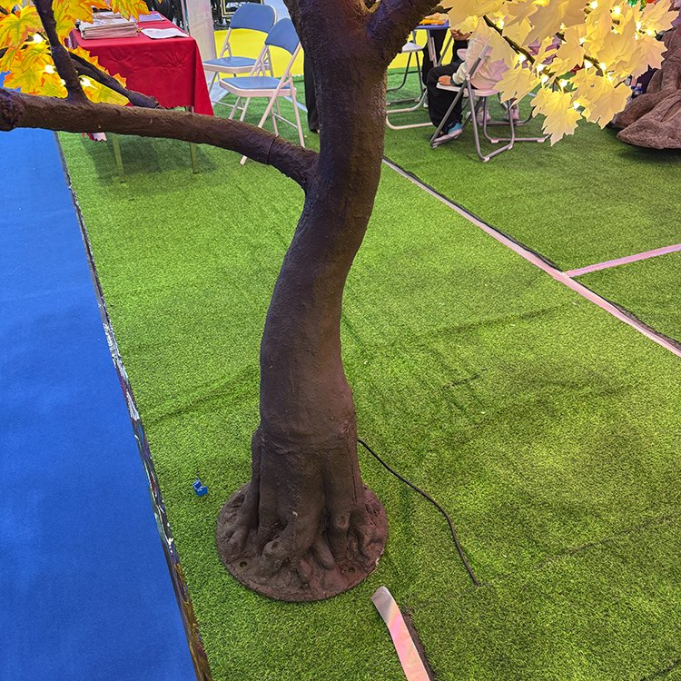 Tyler10375424's tweet photo. These photos show:
High simulation trunk
Super high simulation trunk
Cherry blossom tree light effect when illuminated
Realistic bark texture and natural branch structure make the whole display more premium for commercial decoration projects.
#LEDTreeLight #CherryBlossomTree https://t.co/gHOUVV0JW6