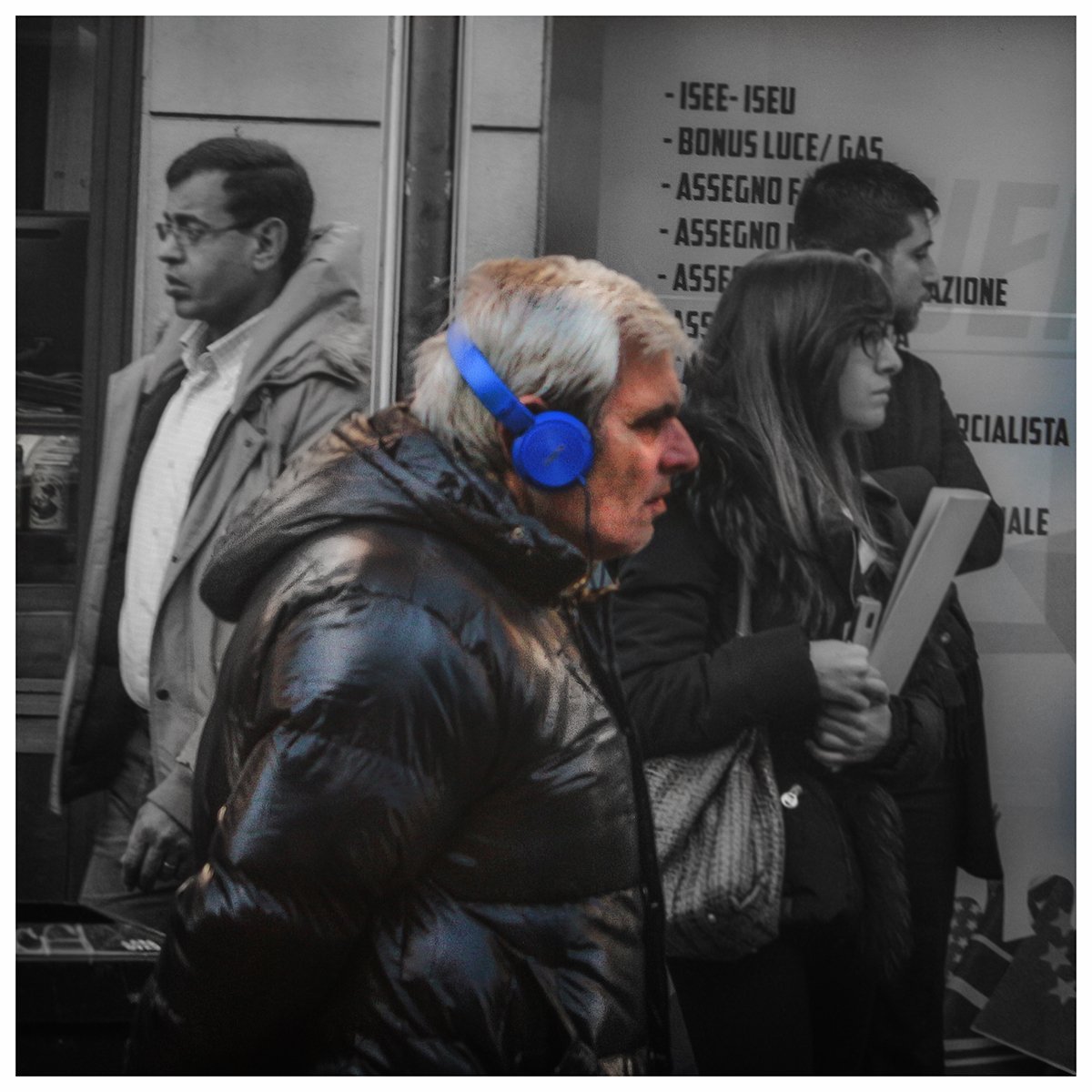 tamnitok's tweet photo. Tunes
Milan, Italy

#streetphotography
#people
#society
#lifestyle
#selectivecolor
#music
#headphones
#urban
#seniorcitizen https://t.co/53iv1LsXYy