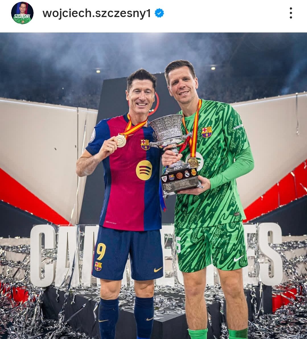 _BarcaInfo's tweet photo. 📲 Wojciech Szczęsny na Instagramie: "Legenda Robert Lewandowski. Dzięki Tobie mam 5 dodatkowych trofeów." [IG] 💙❤️ https://t.co/m1QiRb8yyx