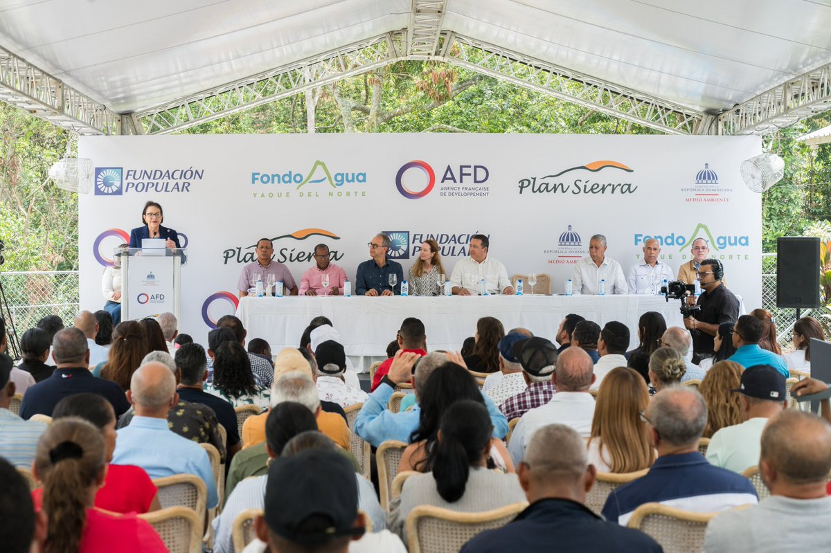 PlanSierra's tweet photo. Celebramos junto a la comunidad de Las Piedras la entrega de dos Plantas de Tratamiento de Aguas Residuales con Tecnología Verde, que fortalecerán el saneamiento rural y protegerán las aguas del río Inoa y la cuenca del Yaque del Norte.

Estas obras beneficiarán a 60 personas, con capacidad para 105 en los próximos 25 años.

Gracias al @fondoaguayaque , @AFD_es , Plan Sierra, @FundPopular y @AmbienteRD

#PlanSierra #TecnologíaVerde #Agua