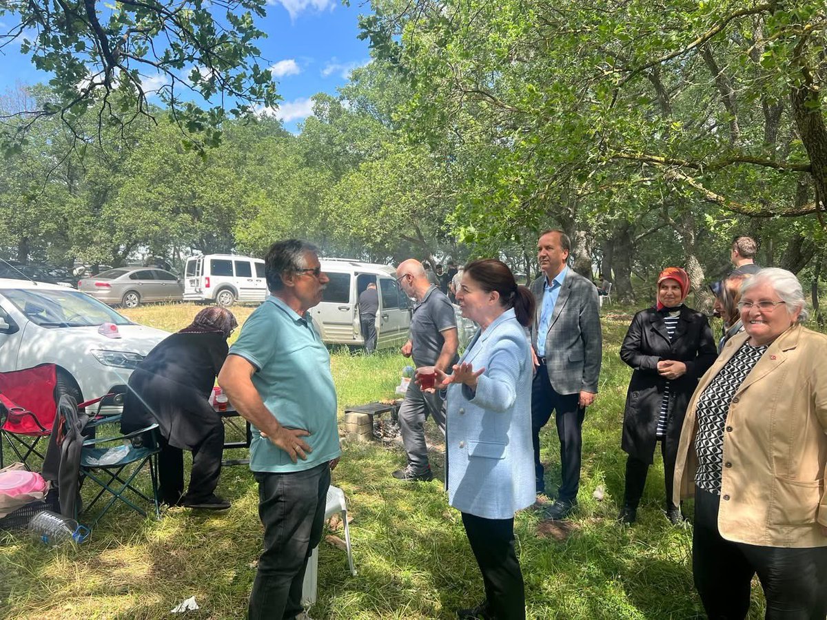 SavaPekdemir's tweet photo. 📍Beğendik Beldesi | Keşan

Beğendik Belediyemiz tarafından düzenlenen geleneksel Dallık programına katıldık.

Hemşehrilerimizle bir araya gelerek sohbet ettik, birlik ve beraberliğimizi pekiştiren bu güzel atmosferi hep birlikte yaşadık. https://t.co/Ne5qfybK07