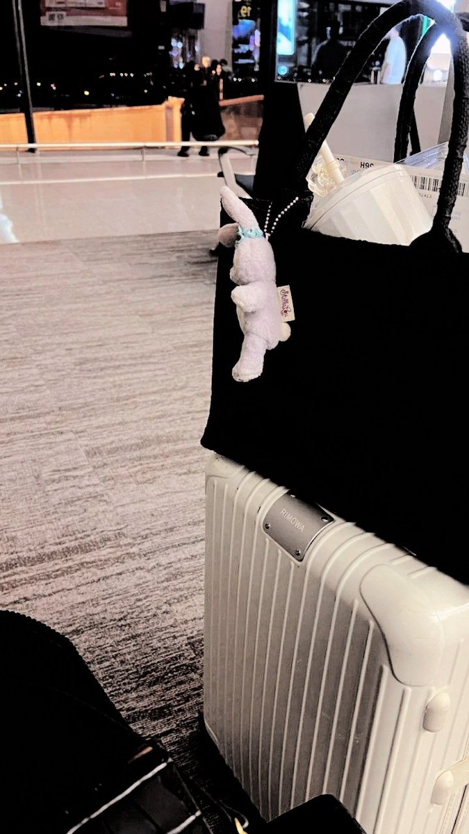 ASHENATHTSAI's tweet photo. ️

️📍Soekarno-Hatta Airport | Jakarta
      May 16th, 2026 - 23.47

Almost get lost in the airport certainly was not on my bingo list. Tánggē to the rescue!

️ https://t.co/kAgGzXYUsY
