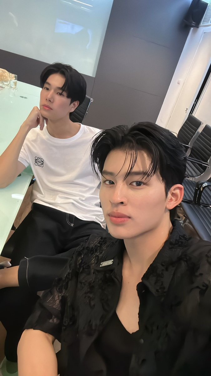 𝔾𝕚𝕦🥢🐻🐼𝒘𝒊𝒍𝒍 𝒔𝒆𝒆 𝑷𝒐𝒏𝒅𝑷𝒉𝒖𝒘𝒊𝒏 tweet media