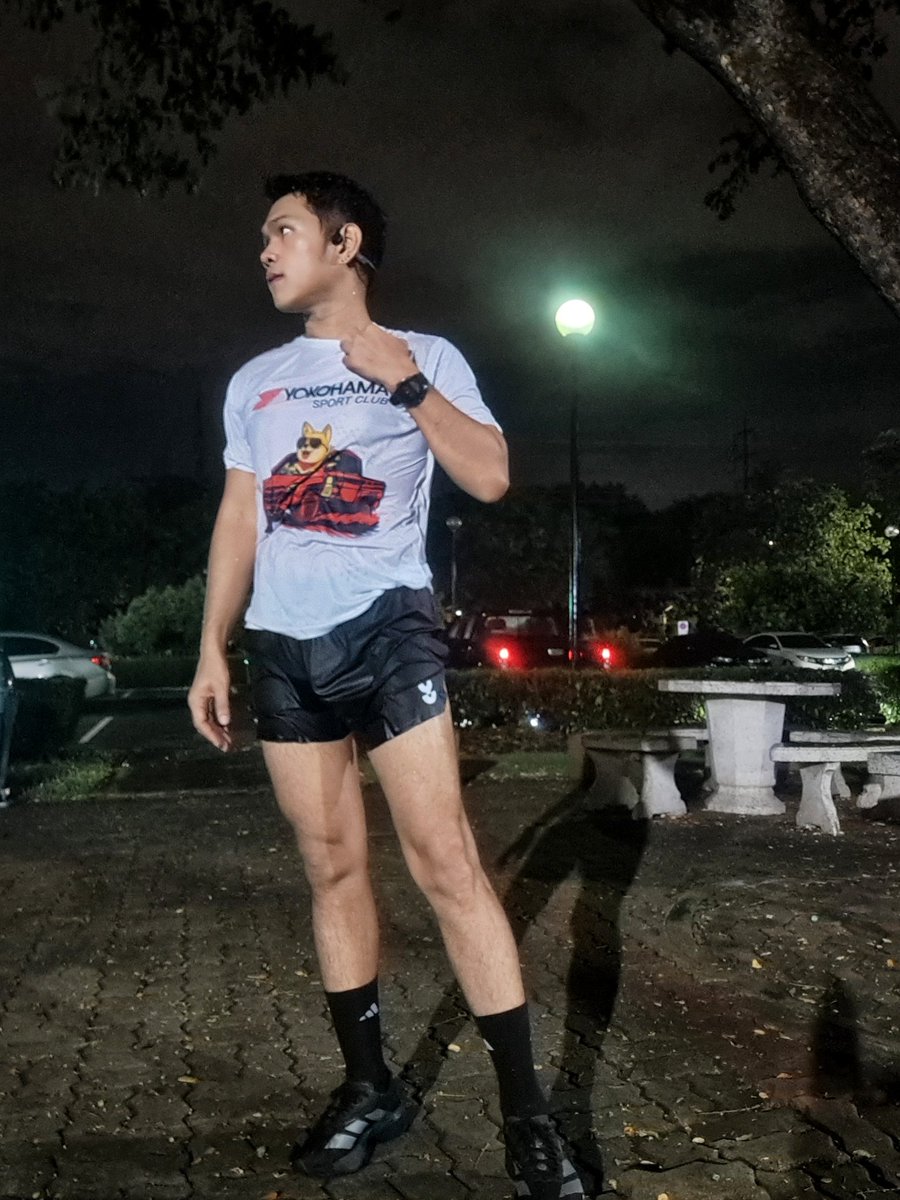 PaLaMer's tweet photo. เปียกเหงื่อ หรือ เปียกฝน ⛈️

#วิ่งซิดีออก #วิ่งซิอีดอก 
#running #run #runner https://t.co/aBG2HZNjUg