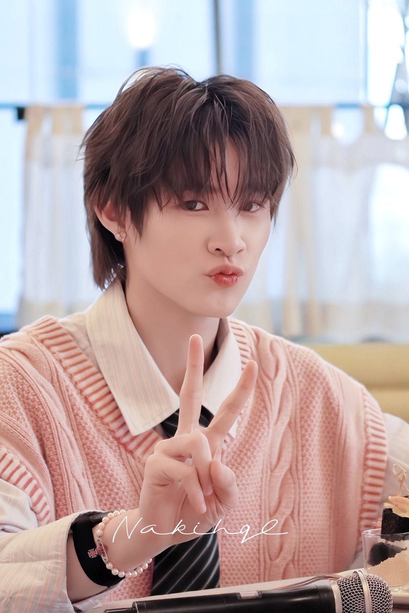 nakihql's tweet photo. 260509

😚✌️

FUNNYFRIENDS X MAXNAT

#HiddenLoveMaxNat
#natasitt https://t.co/sRnTXyWTW6
