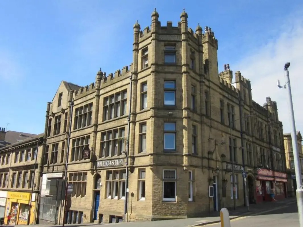 TopicFolk's tweet photo. All future Thursday events will be held at The Castle, Grattan Road/ Barry Street, #Bradford BD1 2LU #livemusic   #folk #realale https://t.co/zQoE0g5jfe