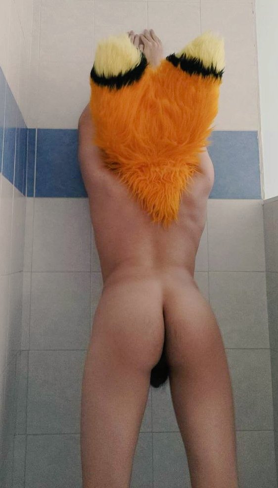 ADfozu's tweet photo. Another old classic that I like a lot, honestly been stressed lately, would love someone to help me take a bath <3

#murrsuitmoday #mursuiter https://t.co/zkK2jImcKU