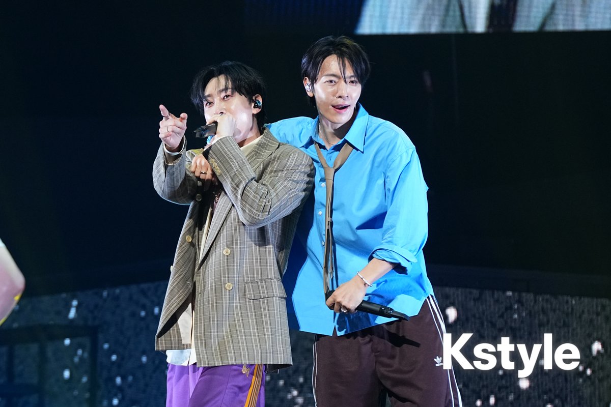 Kstyle_news's tweet photo. 【PHOTO】SUPER JUNIOR-D&amp;E「Kstyle PARTY」2日目のステージを駆け巡る！
コール＆レスポンスで大盛り上がり🎉

▼ソロカットあり（15枚）
https://t.co/JTx0QZ2Qm1

#SuperJuniorDnE #KstylePARTY #KstylePARTY2026 https://t.co/3FcGCeQLyc