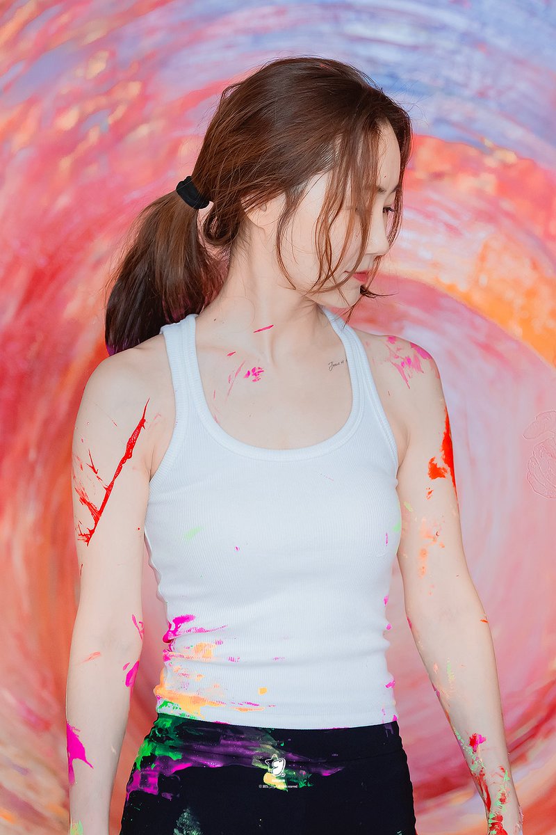 J217y's tweet photo. 260516 Kosh's Live Painting #정연 😳.. https://t.co/gAOaS8KZt5
