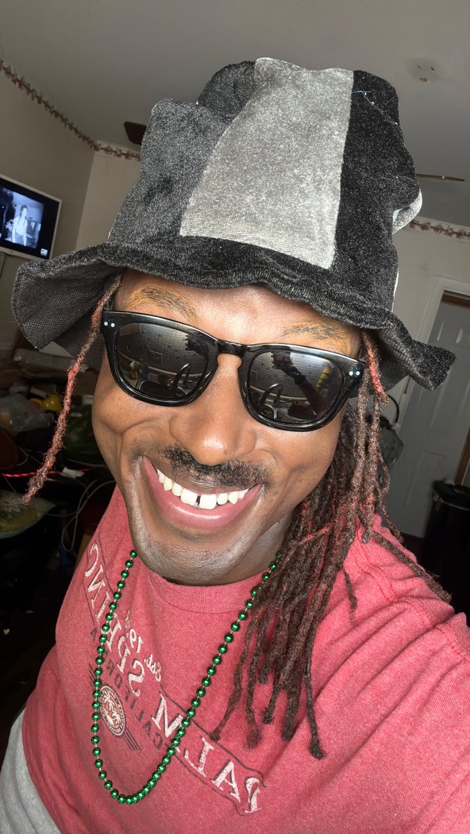 Damon Clark tweet media