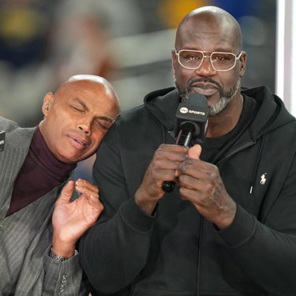 CultureHOF's tweet photo. Shaquille O'Neal just earned his second master's degree from LSU - and was announced at graduation as "Shaquille I Hate Charles Barkley O'Neal"

He now has a bachelor's, an MBA and a doctorate, meaning he now has more degrees than championship rings https://t.co/6m4CRPY72q