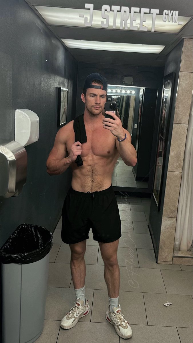 FLEXXAPPEAL's tweet photo. Go workout today https://t.co/k9QBfuYjaU