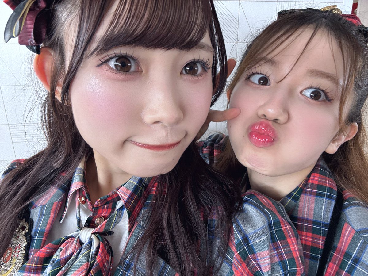 yuki_ota0327's tweet photo. ｢そこに未来はある｣公演
急遽でしたがありがとうございました🩵💜

もかまゆうゆいちと
盛りハーフアップしたよჱ̒( >  ̫ < )
とても楽しかったです❕またすぐ出たい‼️
こひ早く元気になりますように☕️ https://t.co/jgMMyYYeEi