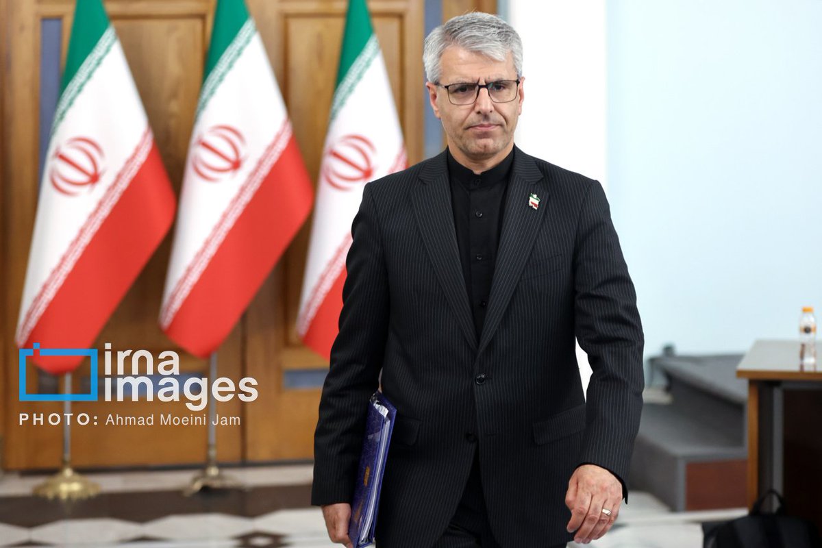 irna_arabic's tweet photo. أکد المتحدث باسم وزارة الخارجية الإيرانية "إسماعيل بقائي": إن الحكيم "عمر الخيام" (العالم في الرياضيات والفيلسوف والفلكي والشاعر الإيراني الكبير ) نجم ساطع ليس في العالم الإيراني فحسب، بل في الحضارة الإنسانية أیضا.

https://t.co/iJD8pZooMM https://t.co/OIT8jIRZJ4