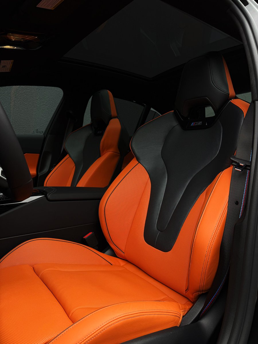 JoeW6_'s tweet photo. Black on Orange M5 🍊 https://t.co/NQcHfMQGFb