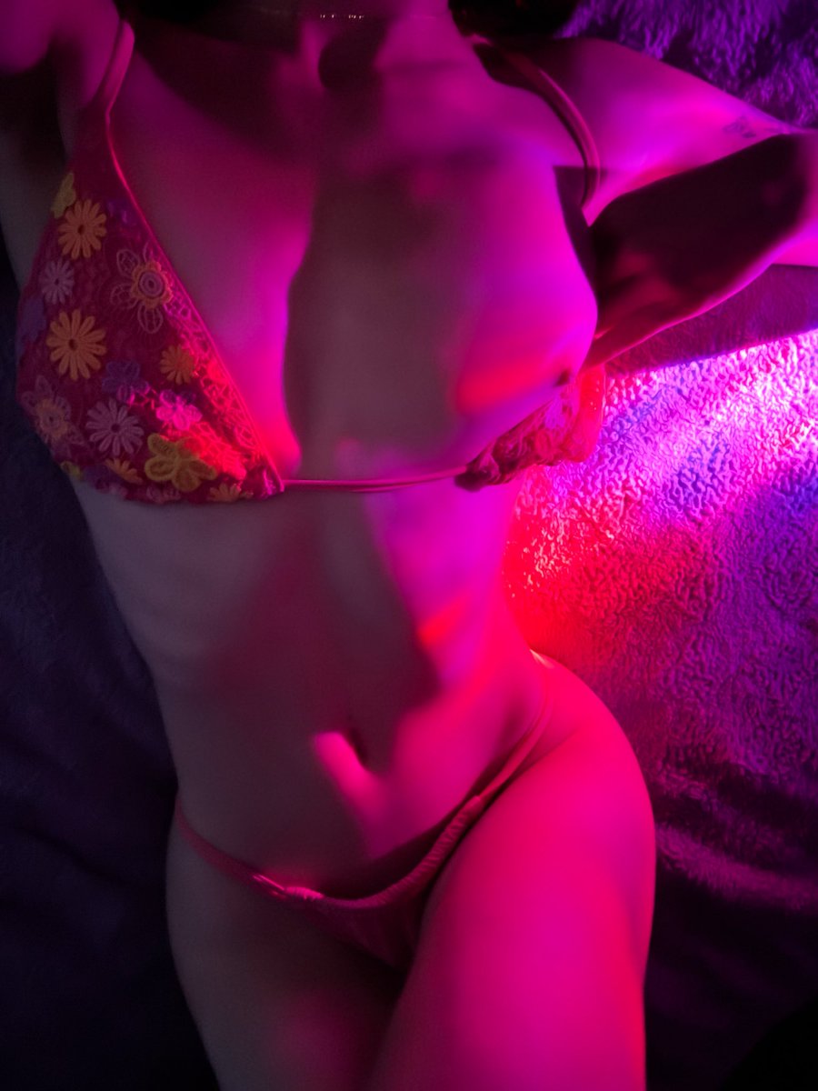 Violet Rae tweet media