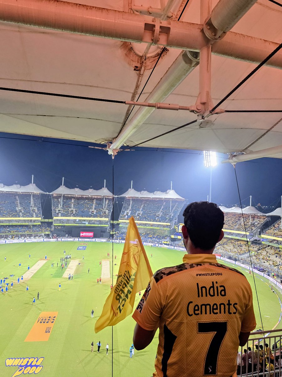 Magizhmaaran's tweet photo. ஆரம்பிக்கலாமா #CSKForEver #CSK #Yellow https://t.co/a93kjfR150