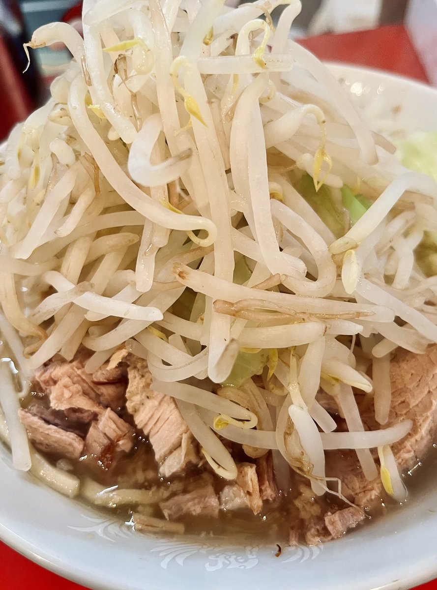 senba_crow's tweet photo. 教えてもらったらーめん526（こじろう）さんに行ってきたのじゃ🍜

都会の隠れ家的な店構えに、着丼前からテンション爆上がり！　キリッとした醤油スープと固茹での超立体麺が好みにどストライクで美味しかったー！
ハードコアな一杯をお求めの方はぜひっ…！ https://t.co/QFqca5jFHr