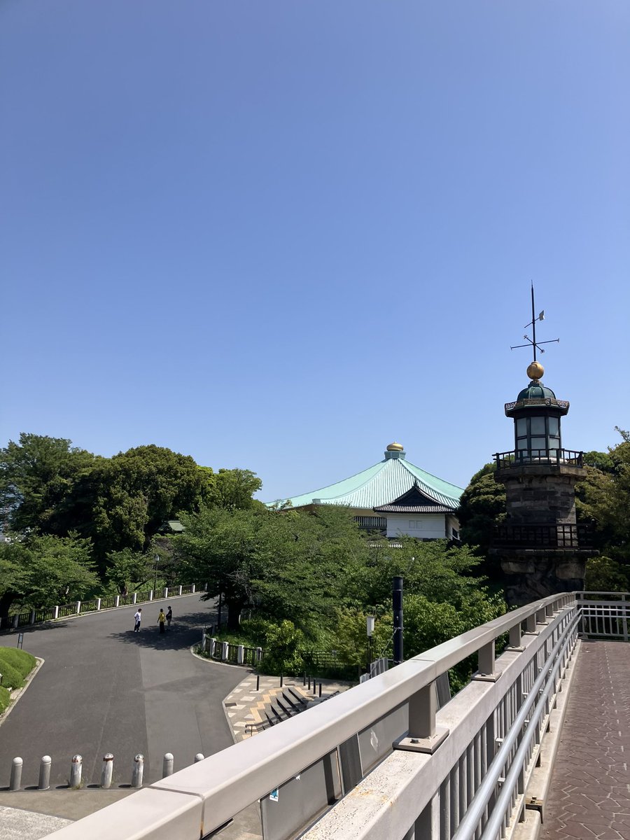jam_ej's tweet photo. あと初めて靖国神社と武道館前まで行ってきた⛩️もう夏だな〜 https://t.co/Y19hEt0lv0
