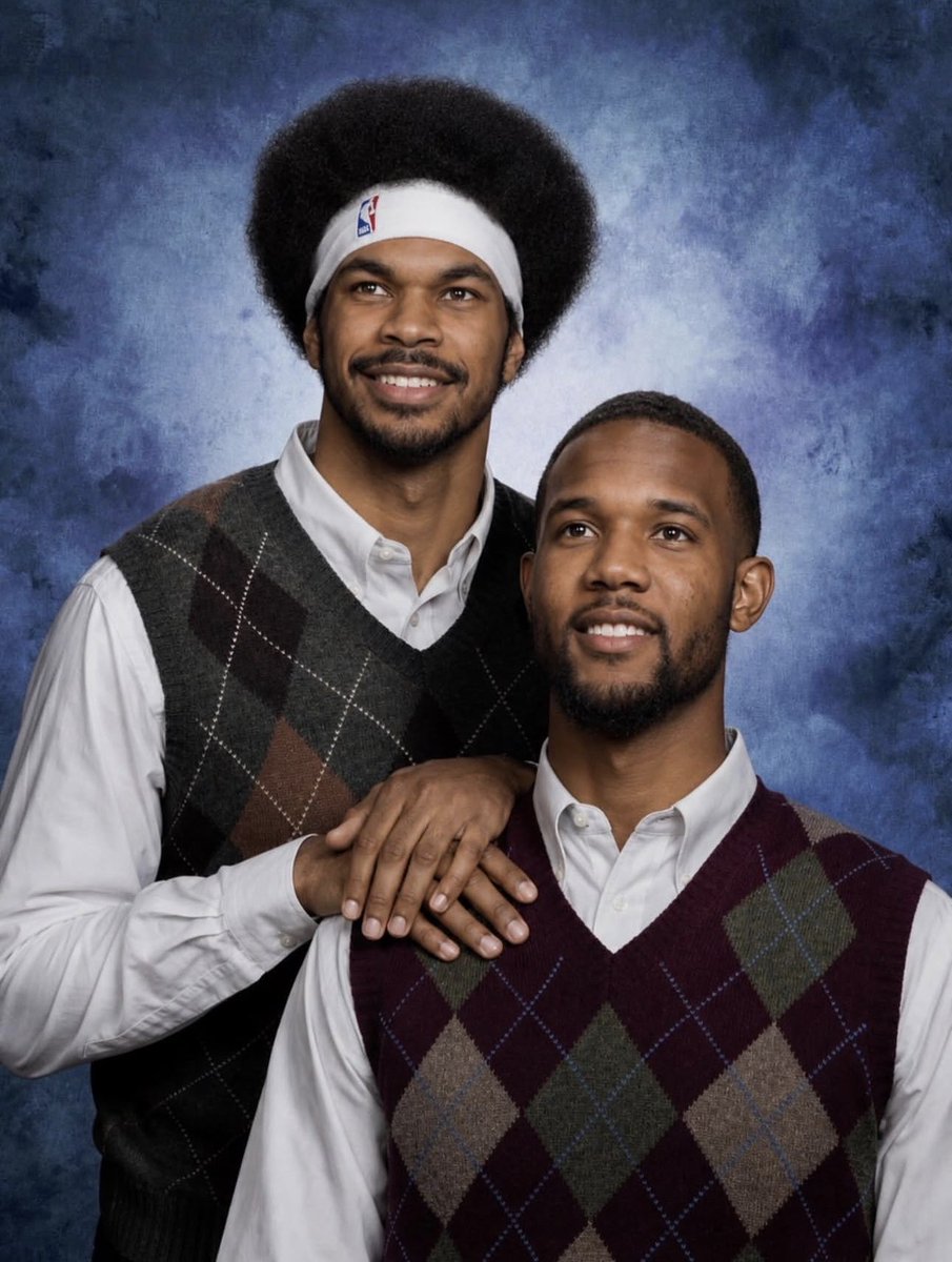 xprevailer's tweet photo. Detroit getting pushed around in the paint by these two guys 🤣 https://t.co/oDCMvjnRKO
