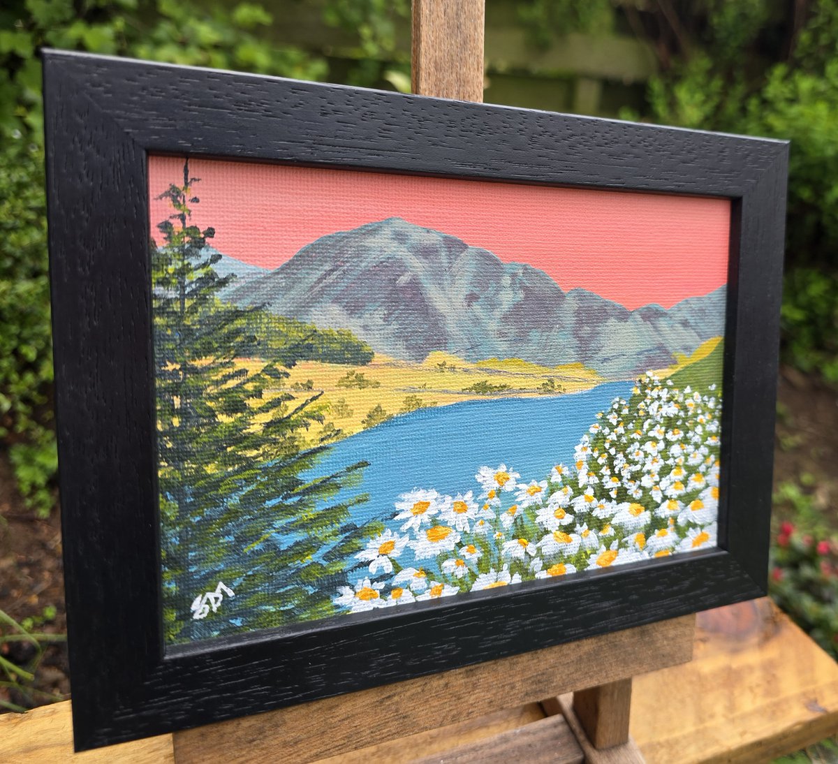 sammartinart's tweet photo. What a difference a frame makes ✨
I’ve been framing up my canvas boards this morning. It's amazing how the right frame changes everything, like creating a little window into the scene, and bringing these Lake District landscapes to life.
https://t.co/4LxZPW9SHv https://t.co/mcYKH7k5d1