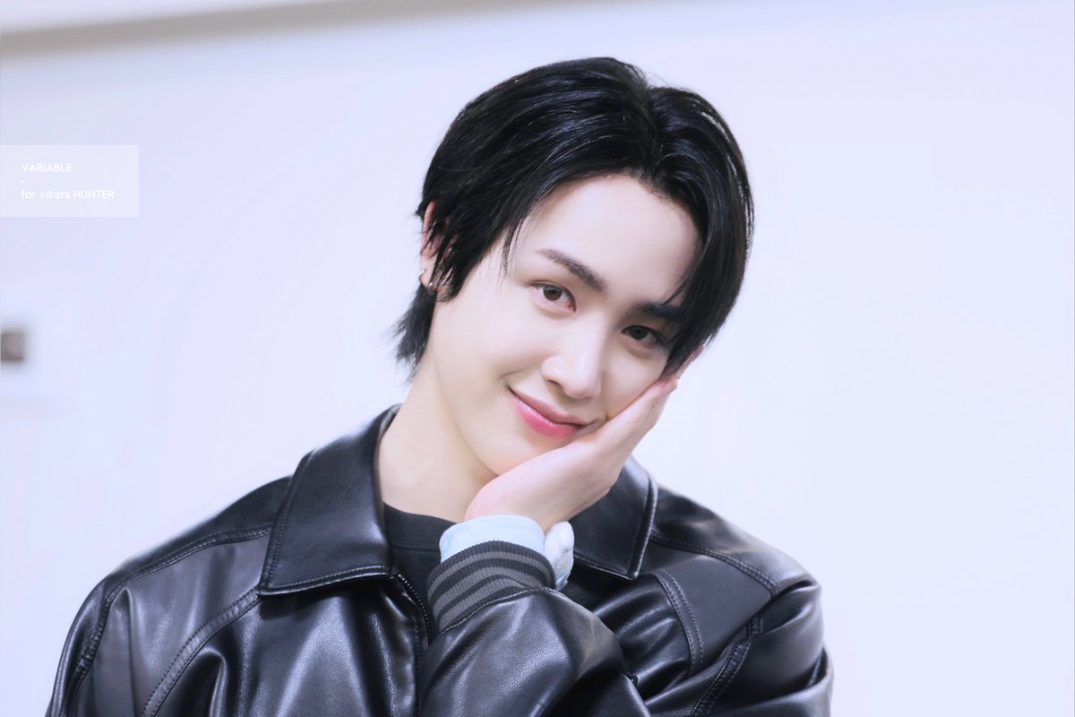 variable_051005's tweet photo. 🖤｜260224 프롬스토어 팬싸

#헌터 #HUNTER #ฮันเธอร์ #파팡콘
#싸이커스 #xikers https://t.co/8Wkyav5U64