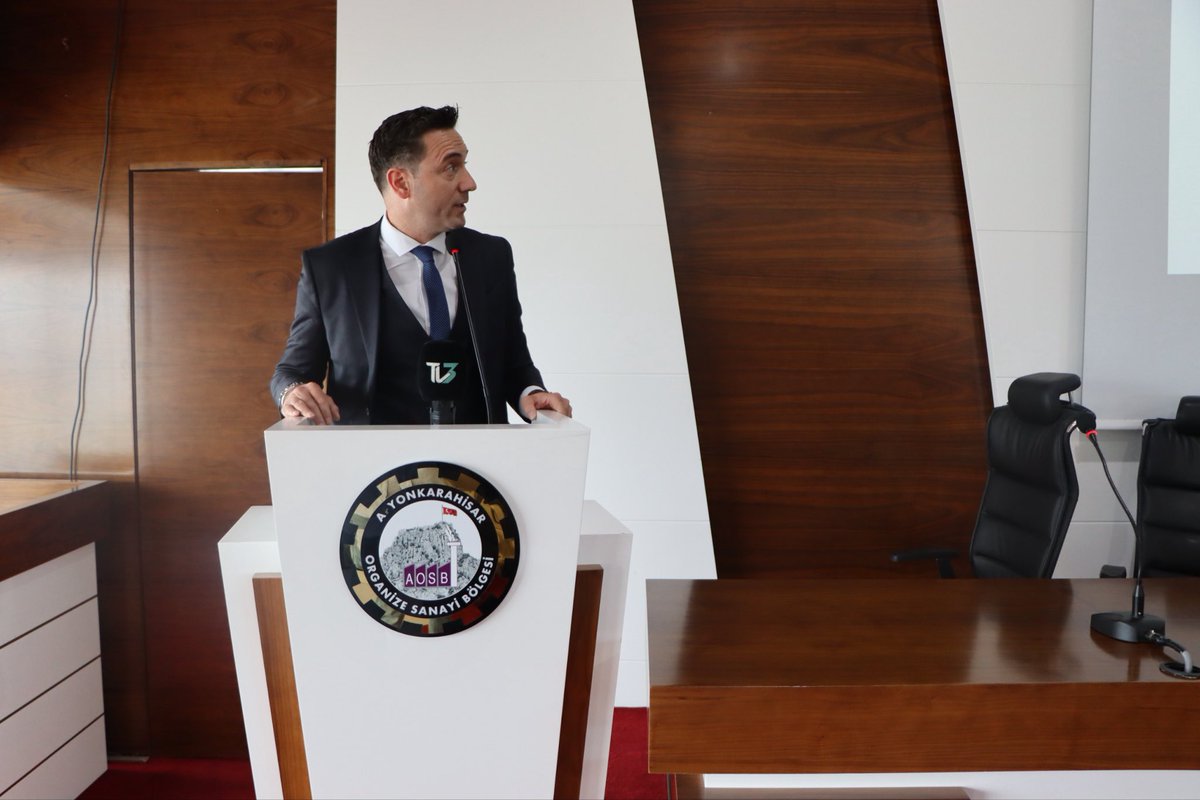 kgurell's tweet photo. Afyonkarahisar OSB Müdürlüğü ev sahipliğinde İSG ile İşin Yürütümü yönünden yasal yükümlülükleri ve dikkat edilmesi gereken önemli hususları paylaştığımız toplantıda, sahada ve uygulamada sıklıkla karşılaşılan konular hakkında katılımcılardan gelen soruları cevapladık. @csgb_rtb https://t.co/zabT67UFQp