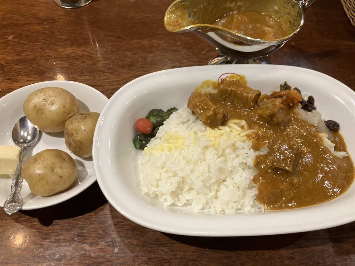 jam_ej's tweet photo. 今日は神保町の有名カレー屋さんボンディへ🍛カレーもエスプレッソも焼きリンゴも美味しかった〜 https://t.co/YssGGRfX6C