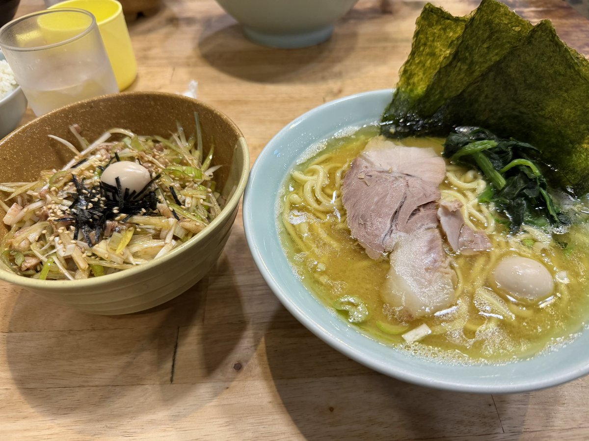 o__uma__'s tweet photo. 壱六家 大和店
塩豚骨ラーメン 硬め 多め
ネギチャ丼

壱系はやっぱ塩豚骨！
そしてネギ！！ https://t.co/43yjmNdiQp