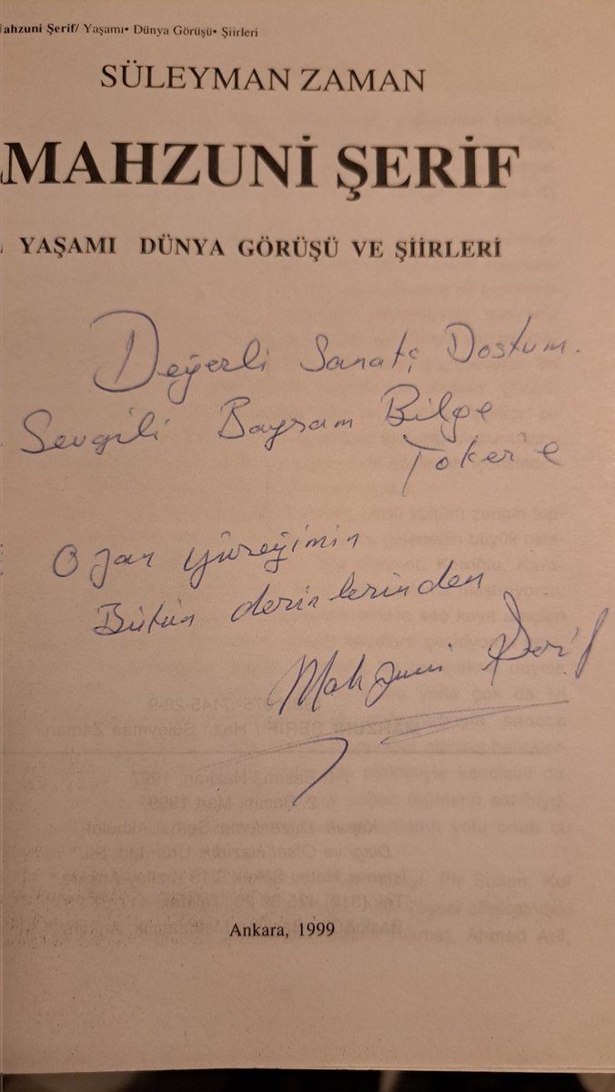 bbtokel's tweet photo. Sazın, sözün ve türkünün çağımızdaki ustalarından Aşık Muhzuni Şerif'i, Vefatının 24.yılında; Abdurrahim Karakoç ile birlikte konuk ettiğim Gönül Dağı Programına geldiği gün imzalayıp hediye etmek lütfunda bulunduğu şiir kitabı ile anıyor, Allah'tan rahmet diliyorum https://t.co/xSlj9SONrV