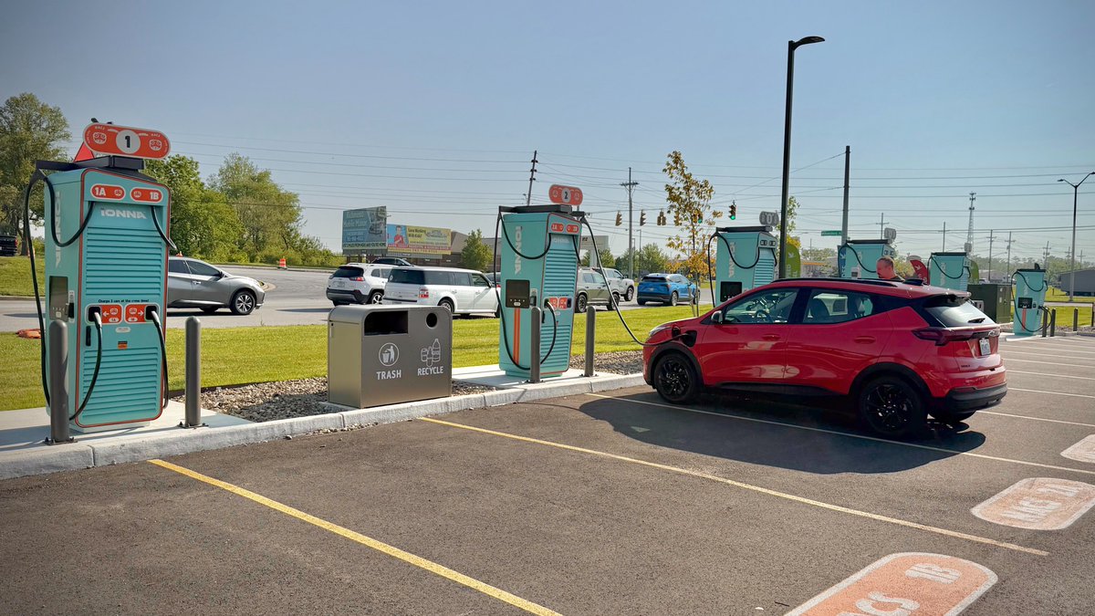 Out_of_Spec's tweet photo. Livestream: Bolt EV Across America - EP3 

https://t.co/FXWU4qQf0c https://t.co/jL2mvWGhsO