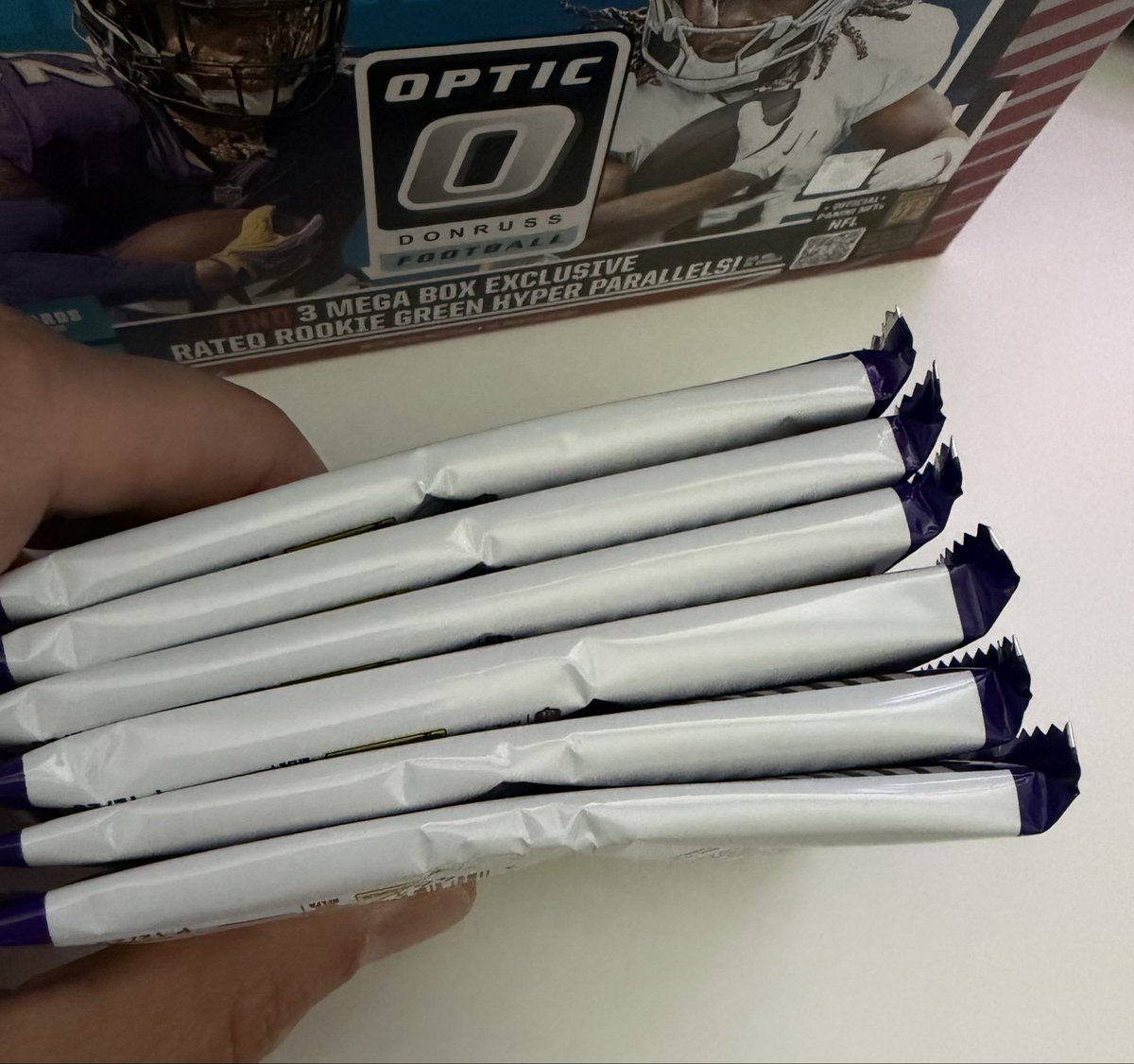 sparty_y's tweet photo. Nice qc on this mega box https://t.co/fwr6AnPYEJ