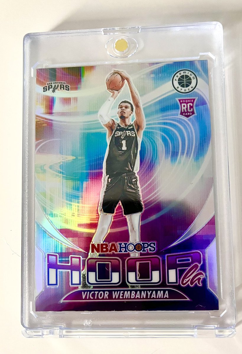 joessportcardss's tweet photo. PC Card of the Day!
Spurs vs Thunder tonight.
#Wemby #Spurs #NBA #NBAhoops https://t.co/XTB1XkqcYZ