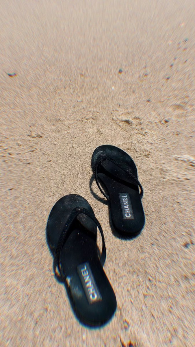 i_hlomtk's tweet photo. Summmer vibes 🏖️☀️🍷♥️ https://t.co/6IHd58kmuF