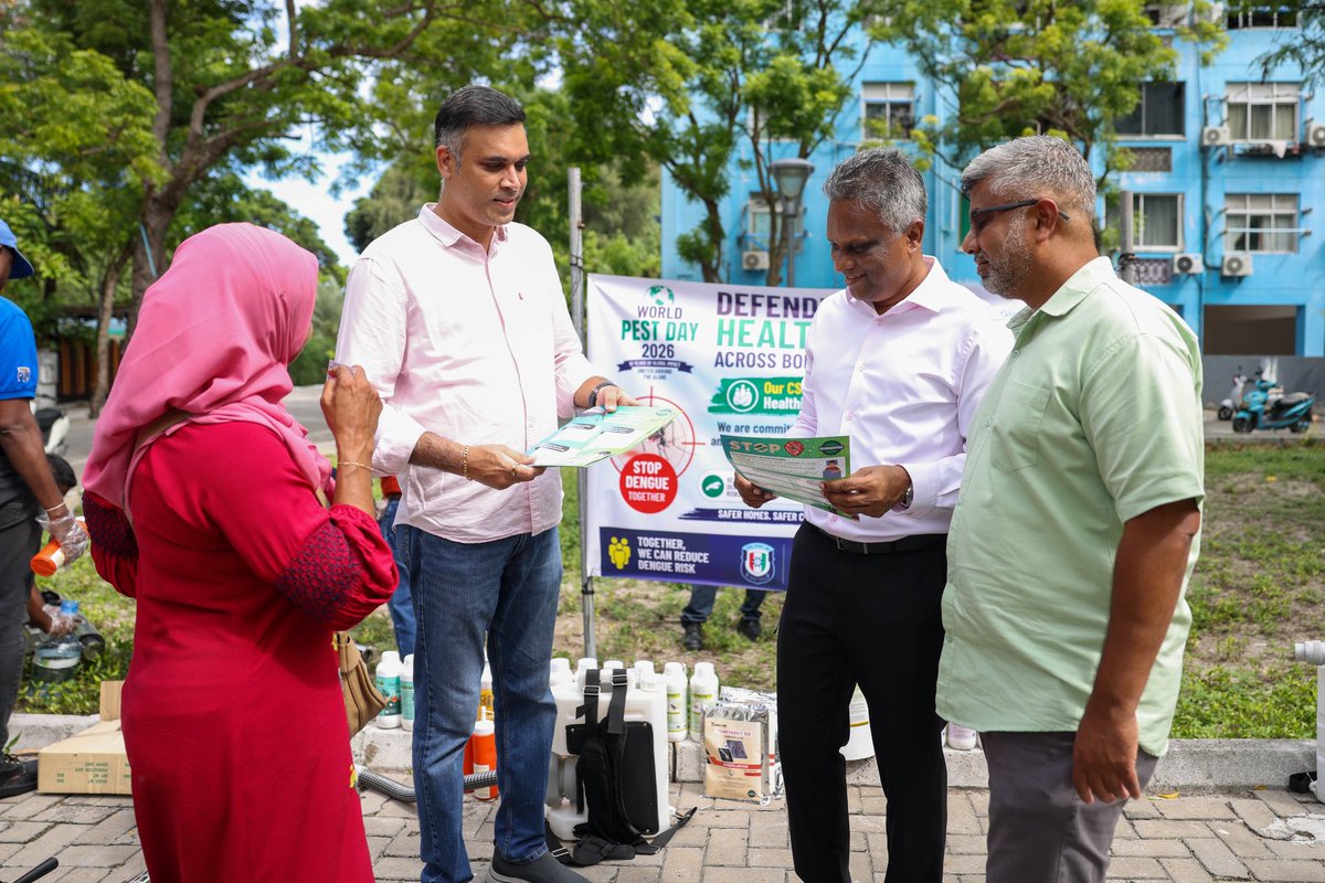 MaleCitymv's tweet photo. Mayor @adamazim  attended the launch of the "EHEE" Dengue Management Program in Villimalé, a CSR initiative by Pesterminators Pvt Ltd.
Effective pest control and eradicating mosquito breeding grounds remain a vital priority for our city's public health. However, sustainable success requires strong public support.

We kindly request all residents to help us stop mosquito breeding by emptying standing water from pots, clearing trash from yards, and ensuring roof gutters are clean. Managing Dengue requires collective action, and your support is essential to keeping our community safe.