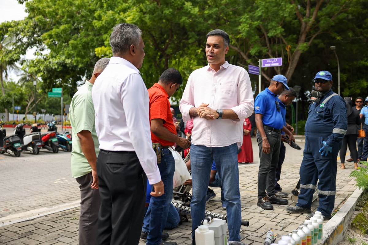 MaleCitymv's tweet photo. Mayor @adamazim  attended the launch of the "EHEE" Dengue Management Program in Villimalé, a CSR initiative by Pesterminators Pvt Ltd.
Effective pest control and eradicating mosquito breeding grounds remain a vital priority for our city's public health. However, sustainable success requires strong public support.

We kindly request all residents to help us stop mosquito breeding by emptying standing water from pots, clearing trash from yards, and ensuring roof gutters are clean. Managing Dengue requires collective action, and your support is essential to keeping our community safe.