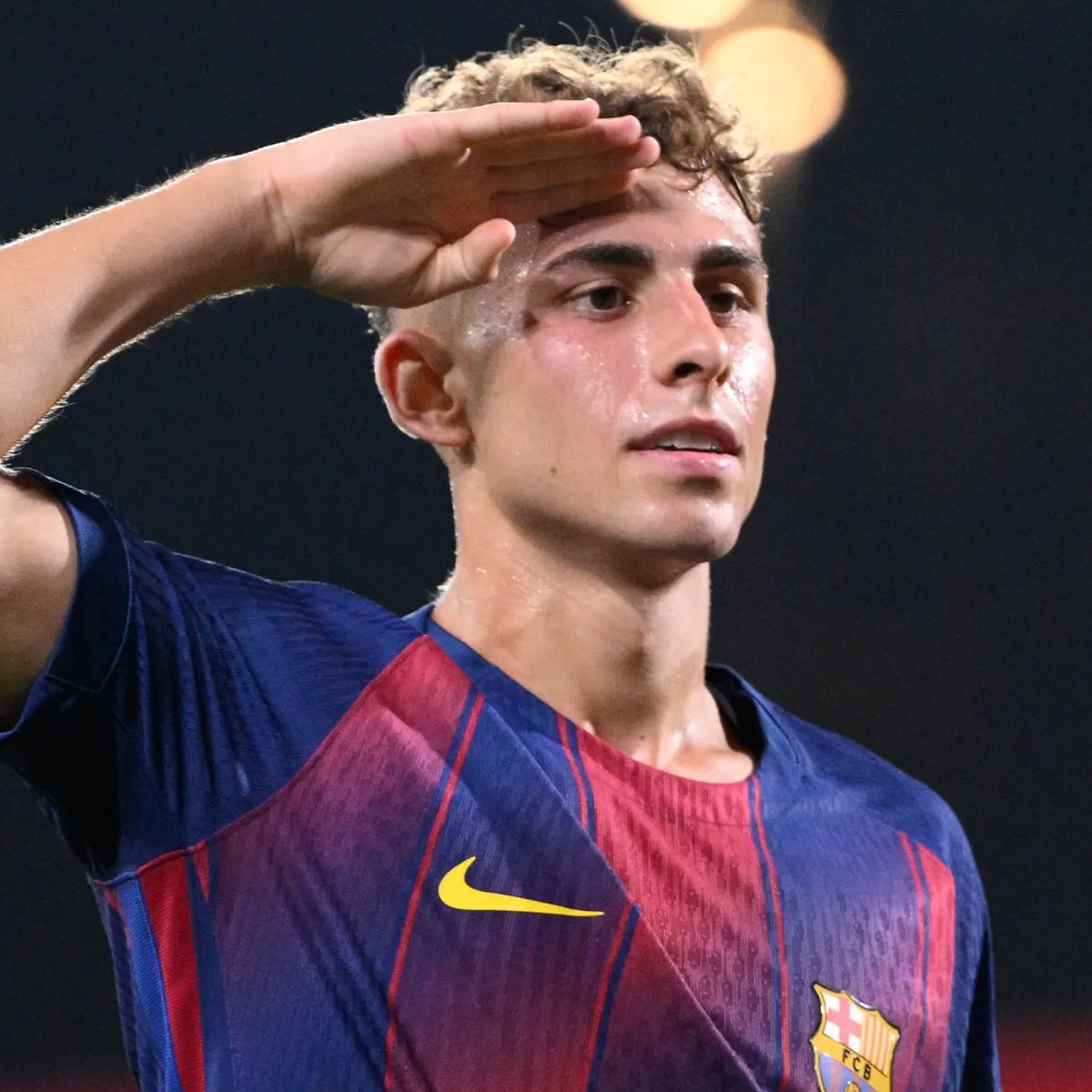 centregoals's tweet photo. 🚨🚨| BREAKING: Fermín López is likely to MISS the World Cup after suffering a metatarsal fracture in his right foot that will require surgery.

He was forced off at half time during Barcelona’s 3-1 win over Real Betis.

[@TheAthleticFC] https://t.co/YYtGjRpZUM