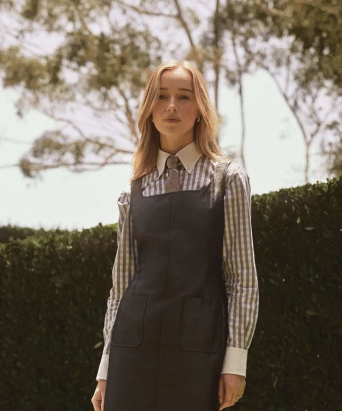 All about Phoebe Dynevor tweet media