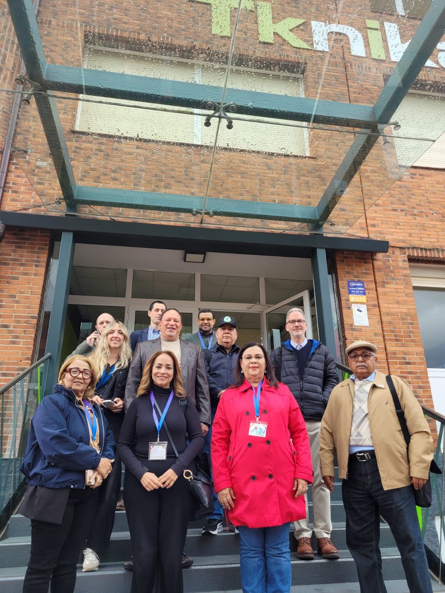 tknika's tweet photo. 🤝Renovado el acuerdo de colaboración con @InfotepRD, República Dominicana.
Acuerdo suscrito por Pili Alonso, directora ejecutiva de Tknika, durante la visita de la delegación, que también ha conocido de primera mano centros de la red @FPeuskadi junto a @ikaslangipuzkoa. 🌍 https://t.co/TsBvlPKmhx