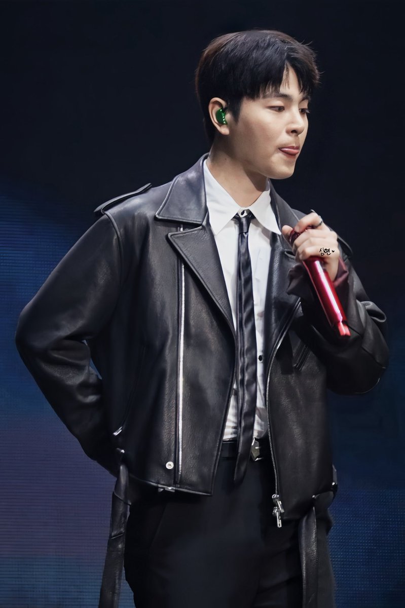 kwaisumyin's tweet photo. 20260516 iKON FOUREVER 콘서트
#구준회 #준회 #JU_NE #JUNHOE #KOOJUNHOE https://t.co/j5nlFCBrnT