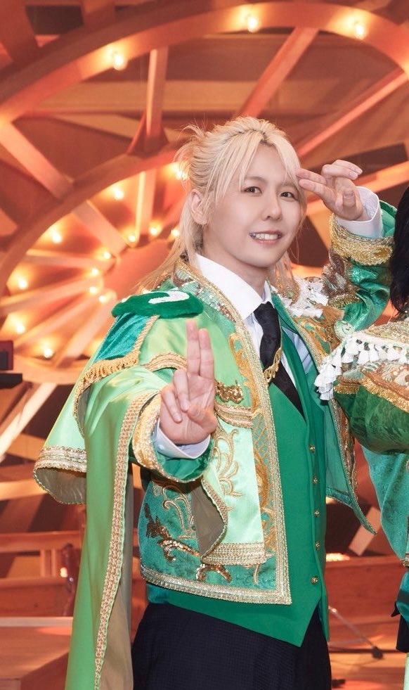 りょうちゃんのお誕生日まであと1時間ちょっと！ 今日は演奏🎹もダンス