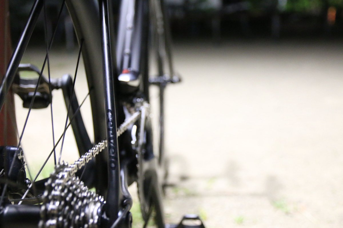 Rola_FF14's tweet photo. cervero R5 2019年モデル(中古ﾀﾞｹﾄﾞ…)
納車しました💡

❶納品時:7.4kg
❷パーツ交換後:6.8kg
ホイールが60mmなので用途別で変えれば、5kg台でヒルクライムレース活躍してくれそうです💡

そして…KUOTA貯金始めます💰
あの車体は絶対乗りたい‼️🤘 https://t.co/560KNtxJNJ