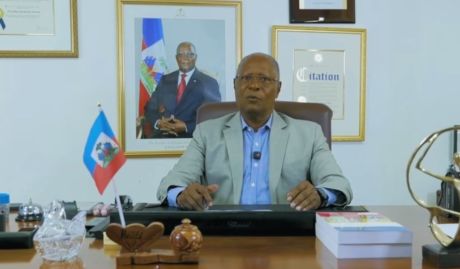 PresseInfos1's tweet photo. 🔴 L’ancien président provisoire  a déclaré, ce 18 mai 2026, qu’Haïti traverse une période difficile, regrettant que les fêtes nationales perdent progressivement leur éclat, leurs symboles et leur grandeur. 🇭🇹

#PresseInfoHaiti #Haiti #18Mai #JocelermePrivert https://t.co/7KUIawqrJD