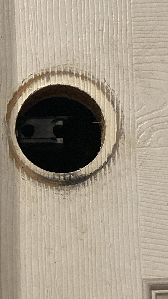 enyrexia's tweet photo. just became a man however i think this door is extremely broken https://t.co/exmCnROSkG