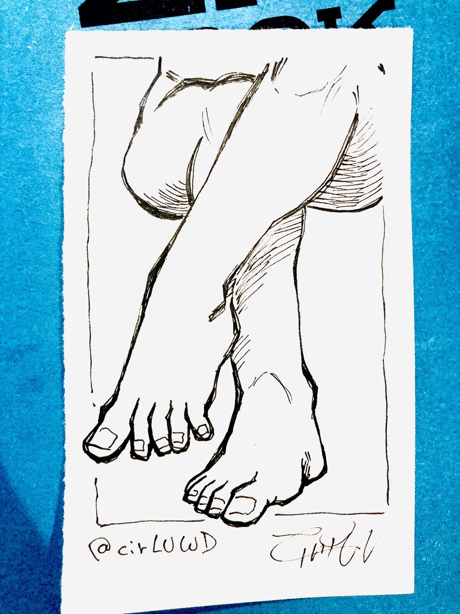 cirLUWD's tweet photo. Feet drawing I did at the bar today lol https://t.co/itdbiNUNCo