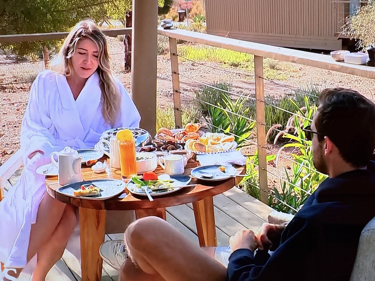Je comprends Antoine, Mélanie est moche, déjeuner en face d'elle est écœurant. #mapr