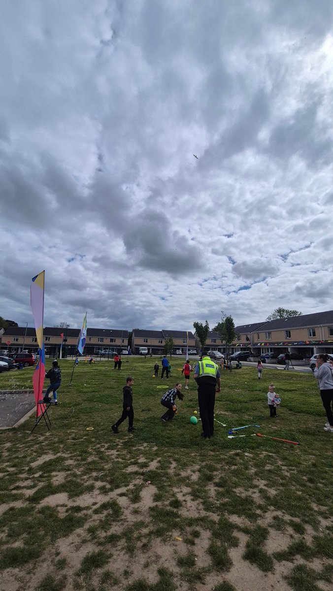 meeks9013's tweet photo. Great to be part of the first pilot of the ‘A Playful Street’ initiative in New Ross. ☀️
Fantastic to see the community come together and enjoy a fun-filled day in the sunshine.
Well done to @SportActiveWex on a hugely successful event! 👏🏽
#APlayfulStreet #SportsActiveWexford https://t.co/tTfiMs3SJq
